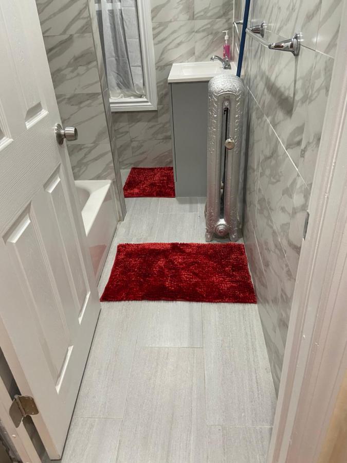 Affordable Room In Queens นิวยอร์ก ภายนอก รูปภาพ